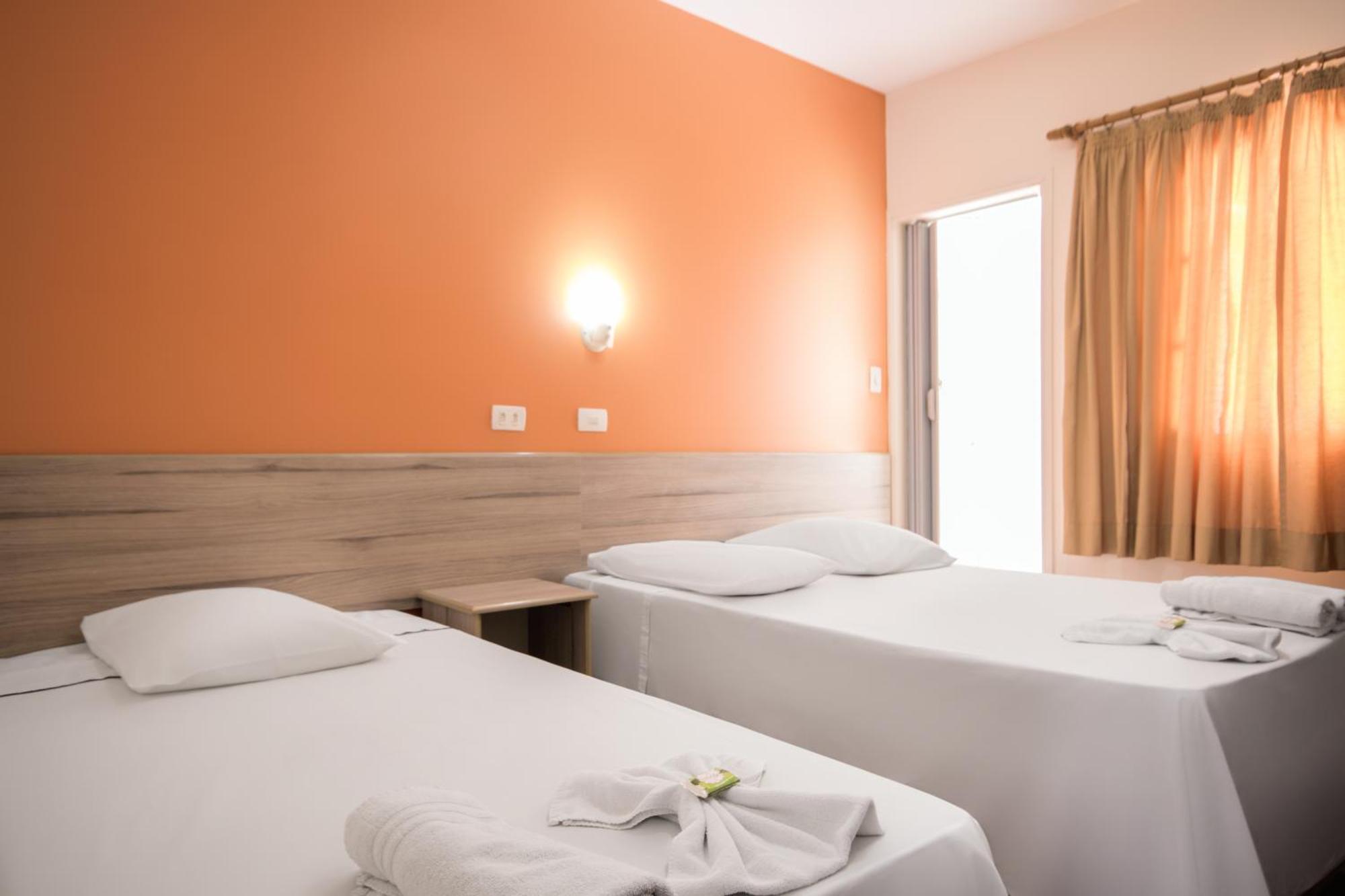 Twin Room,1413114380:JPEG